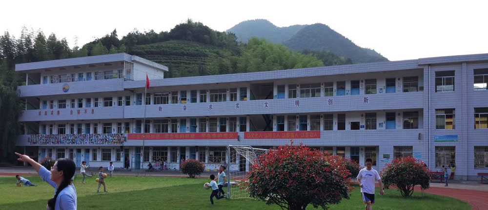 改造前的富文小学 改造前的富文小学