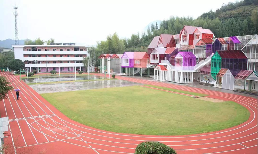 改造后的富文小学 改造后的富文小学
