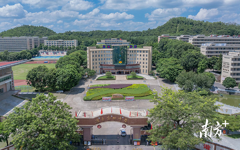 广东初高中校园景观建设策划设计